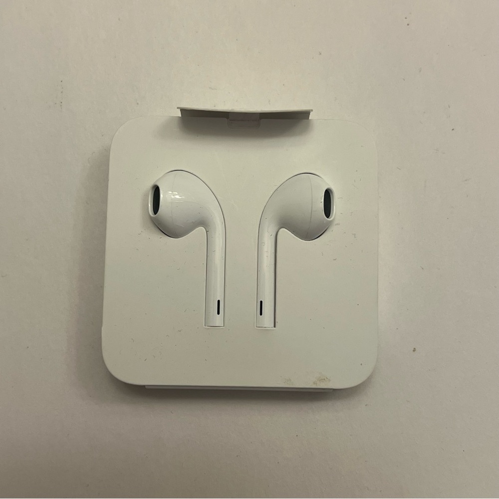 Apple OEM Earphones with lightening‎ cable